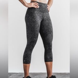 Nobull High Rise Crop Charcoal Floral Women’s Large